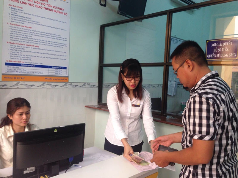 TP.HCM: Vi phạm giao thông, ngồi nhà vẫn nhận được giấy tờ tạm giữ ảnh 1