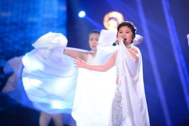 Bảo Trân trình diễn ca khúc khúc Con cò