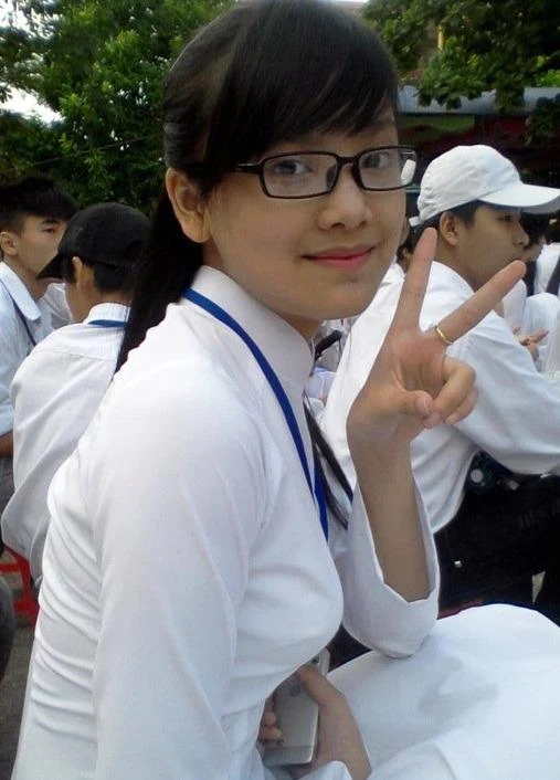 Đoạt hoa khôi khi 15 tuổi và là học sinh chuyên Anh tại trường THPT chuyên Thái Nguyên