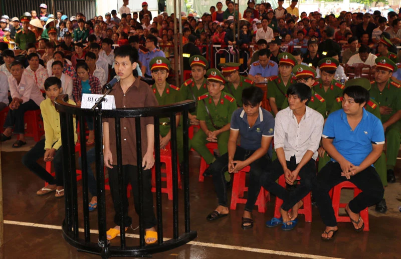 Giết người lấy tiền trả nợ game bắn cá, lãnh 18 năm tù ảnh 1