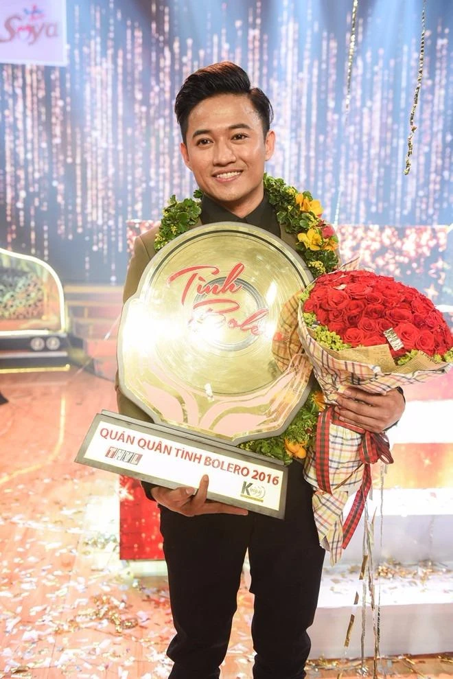 Nhận giải thưởng 200 triệu đồng, Quý Bình chia sẻ: “Chiến thắng tại cuộc thi Tình Bolero 2016 là điều rất rất đặc biệt với Quý Bình, vì đối với một diễn viên chưa bao giờ tôi nghĩ mình có thể đăng quang trên sân khấu ca nhạc”