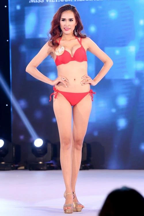 Phạm Hồ Phương Ngân, đến từ Bến Tre. Cô cao 1m73, cân nặng 58kg, số đo 3 vòng: 85-63-92 