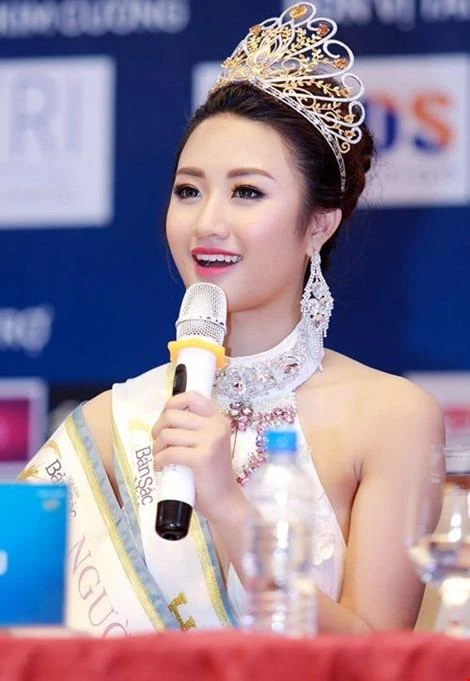 Trần Thị Thu Ngân đã trả lời: “Bản sắc văn hóa là cốt lõi của một dân tộc, dù xưa hay nay thì bản sắc văn hóa là quan trọng nhất và chúng ta hội nhập chứ không hòa tan”