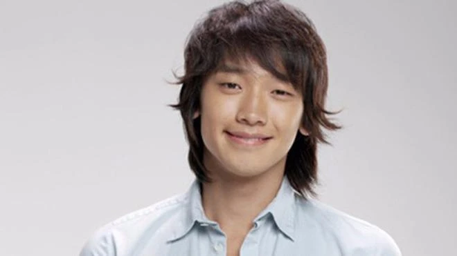 Ca sĩ, diễn viên Hàn Quốc Bi Rain sẽ có mặt tại đêm chung kết hoa hậu Việt Nam 2016 vào đêm 28-8 tại Nhà thi đấu Phú Thọ, TP.HCM