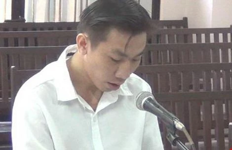 Nguyễn Chí Hùng tại phiên tòa ngày 30-9-2014. Ảnh: PL