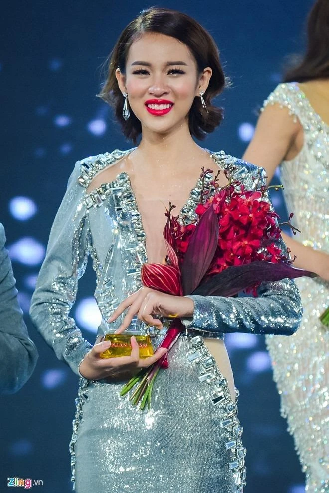 Phí Phương Anh - học trò Hà Hồ đoạt quán quân The Face 2016 ảnh 1