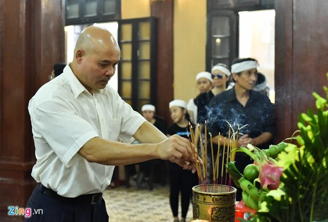 Nghe si Viet dot tu tren tren san khau hinh anh 2