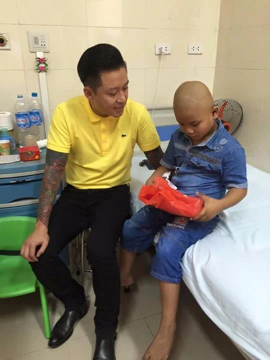 Ca sĩ Tuấn Hưng kêu gọi ủng hộ. Ảnh NLĐO