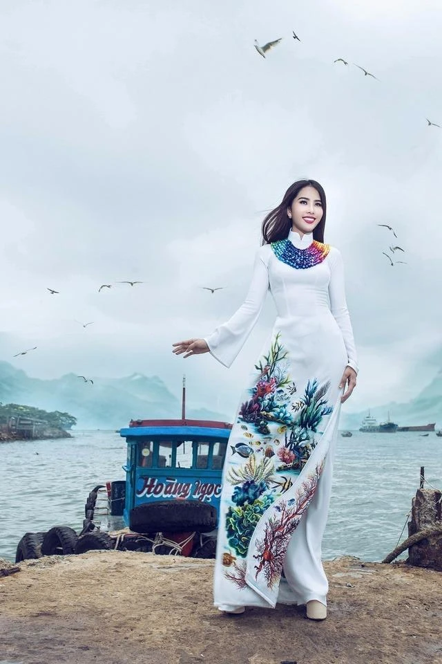 Nam Em sẽ tiếp tục thi trang phục dạ hội, trình diễn bikibi, trình diễn với trang phục truyền thống trước khi bước vào đêm tranh tài chung kết 29-10. Ảnh DÂN TRÍ.