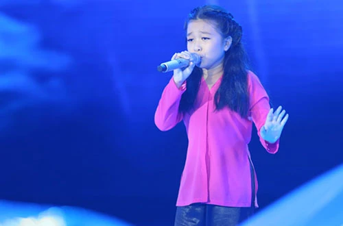 Giọng ca Mai Anh đội Noo Phước Thịnh cũng biểu diễn tốt. Ở phần solo cô bé được huấn luyện viên chọn Quê em mùa nước lũ - Chị đi tìm em để khoe giọng. Thí sinh nhí làm cho người xem xúc động bằng giọng hát ngọt ngào của mình.