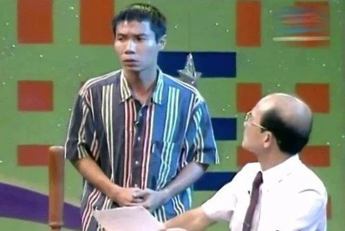 Cùng nghệ sĩ Công Lý trong một tiểu phẩm hài của chương trình Gặp nhau cuối tuần. Ảnh VIETNAMNET