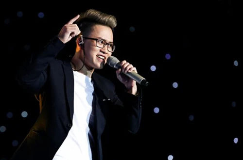 thi-sinh-chuyen-gioi-gay-sot-voi-ca-khuc-viet-ve-ong-ba