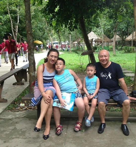 Người chồng cực giỏi hơn 21 tuổi của MC Thời sự 19h