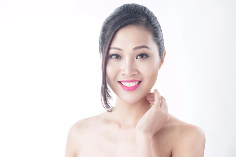 Trước những ngày chuẩn bị sang Mỹ, cô bị tố thẩm mỹ và Diệu Ngọc đã thừa nhận.