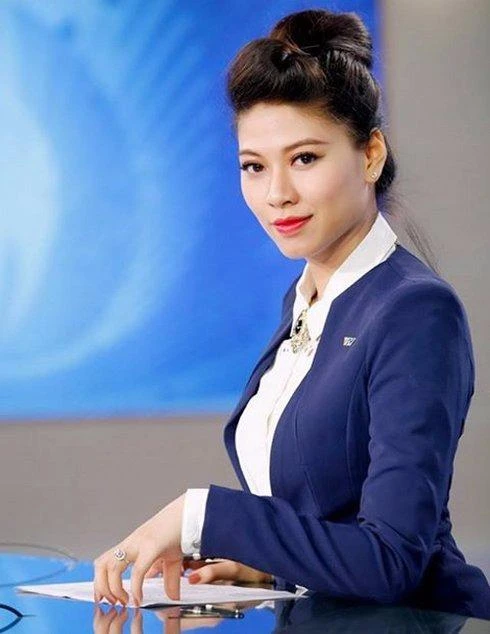 BTV Ngọc Trinh không giấu giếm khi chia sẻ BTV Vân Anh chính là thần tượng của cô. Ảnh VIETNAMNET