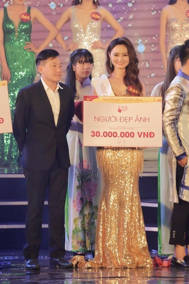 Người đẹp ảnh Đặng Thị Yến Phi. 