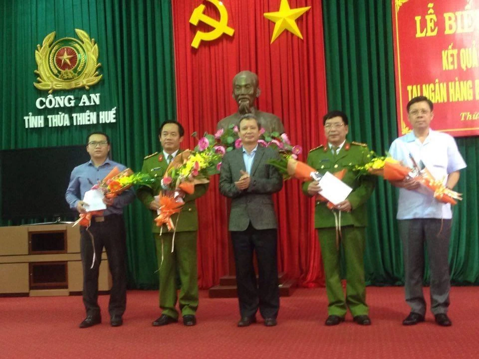 Vụ cướp Ngân hàng BIDV ở Huế:Khen thưởng ban chuyên án ảnh 3
