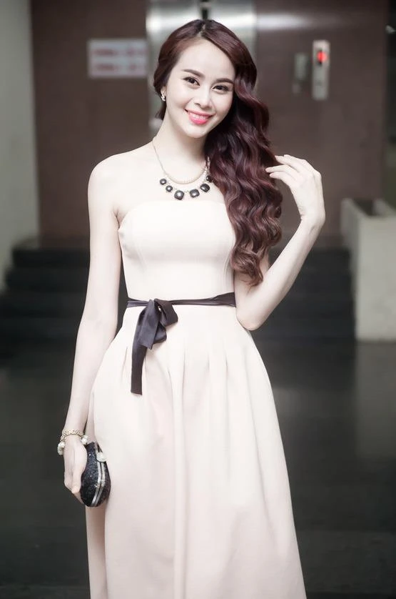 Ngắm tân Hoa hậu Điện ảnh 2016 Sella Trương ảnh 10
