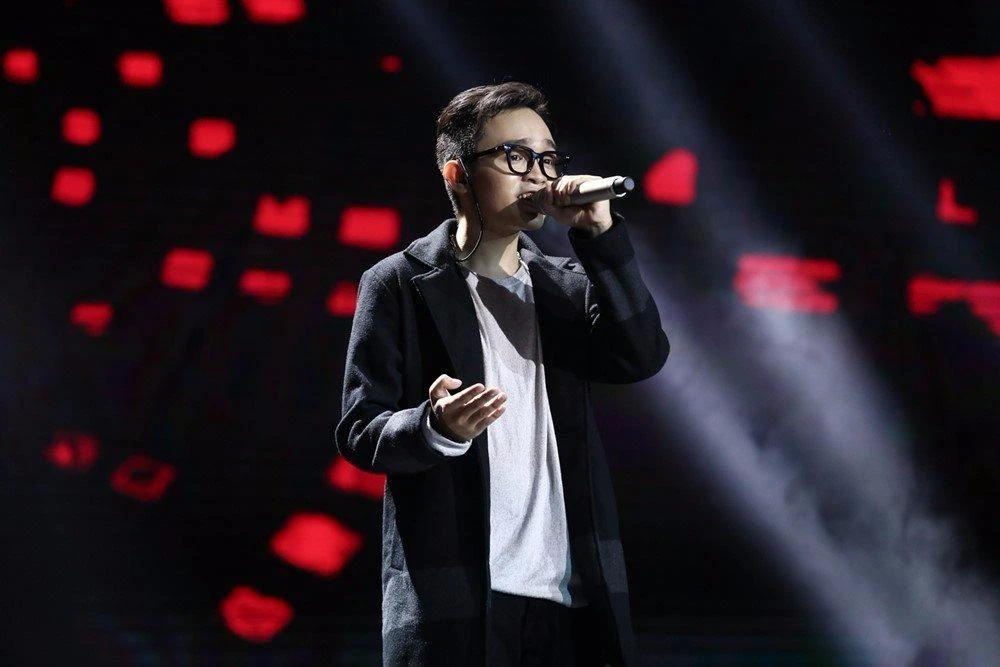 Vicky Nhung đã mang đến ca khúc mang đậm bản sắc dân tộc với tựa đề "Việt Nam những chuyến đi", cũng đã dừng chân.