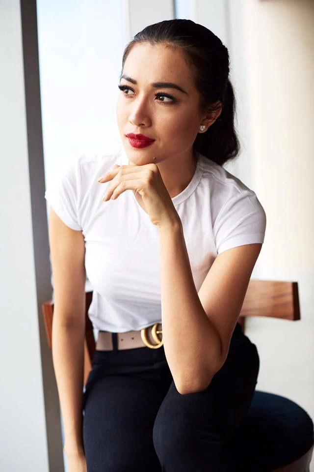 Anh Le Hang o Hoa hau Hoan vu hut 10.000 like hinh anh 2