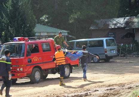 Công ty du lịch đưa khách 'chui' đến thác Hang Cọp - ảnh 2