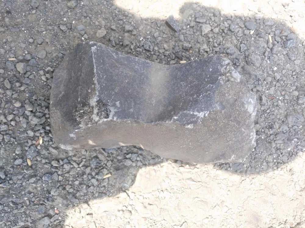 Lạng xe, ném đá vào kiểm lâm để tẩu tán gỗ lậu ảnh 3