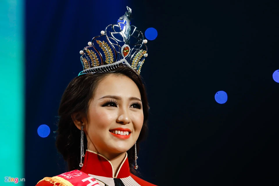 Khoanh khac trong dem chung ket Hoa khoi Nam Bo 2017 hinh anh 14