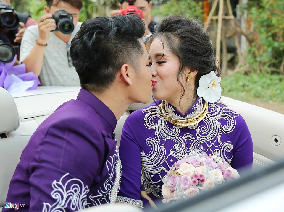 Le Phuong rang ngoi trong le cuoi lan hai voi chong kem 7 tuoi hinh anh 14