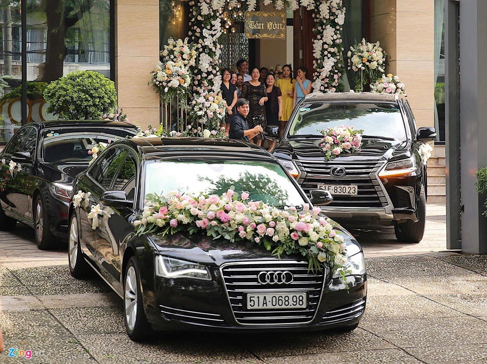 Dan xe sang trong le ruoc dau Hoa hau Dang Thu Thao hinh anh 14