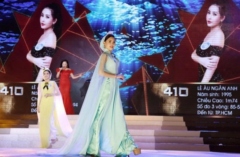 Ngắm tân HH Đại dương 2017 Lê Âu Ngân Anh bị chê xấu ảnh 6