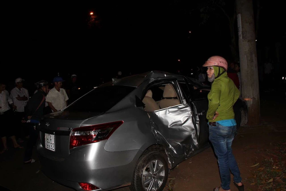 Ô tô tông xe máy, 4 người thương vong ảnh 1