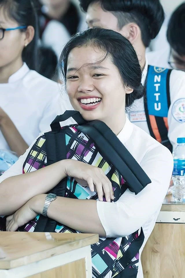 Nghệ sĩ Xuân Anh trao 150 suất học bổng cho HS nghèo Củ Chi ảnh 4