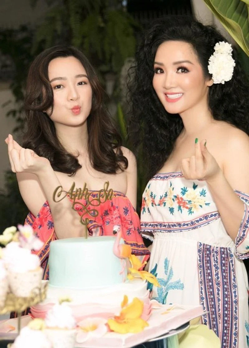 Anh Sa - con gái Hoa hậu Giáng My ngày càng xinh đẹp - ảnh 11