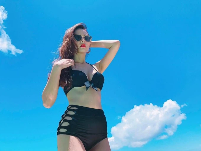 Midu khoe dáng bikini gợi cảm nhân ngày 8-3 ảnh 9