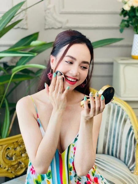 Đinh Ngọc Diệp sinh năm 1984 tại TP.HCM