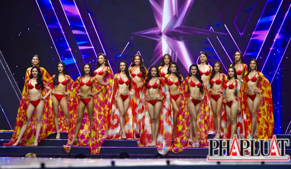 Thí sinh trong phần thi áo tắm. Ảnh: NGUYỆT NHI Thí sinh trong phần thi áo tắm. Ảnh: NGUYỆT NHI