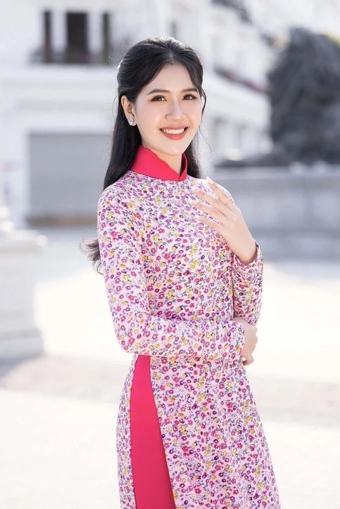 Hồng Thắm từng lọt top 10 Hoa hậu Sinh thái Việt Nam 2021 và giành giải phụ Người đẹp Áo dài.