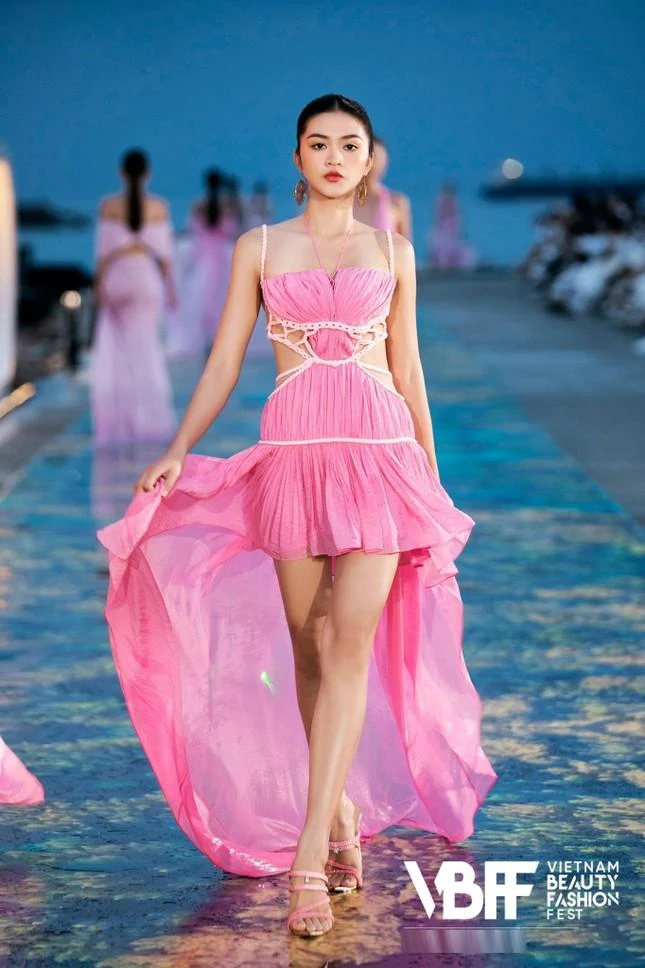 Trước đó người đẹp từng vào top 5 Hoa hậu Du lịch Đà Nẵng, top 45 Hoa khôi Sinh viên Việt Nam 2020…