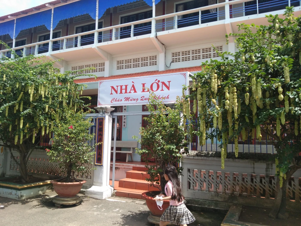 Ngoài ý nghĩa tưởng nhớ ông Trần, đây cũng là dịp để cầu cho đất nước thanh bình, nhân dân no ấm, an cư lạc nghiệp, không bệnh không tật, tránh được mọi tai họa... Ảnh: GIÁP NGUYỄN Ngoài ý nghĩa tưởng nhớ ông Trần, đây cũng là dịp để cầu cho đất nước thanh bình, nhân dân no ấm, an cư lạc nghiệp, không bệnh không tật, tránh được mọi tai họa... Ảnh: GIÁP NGUYỄN