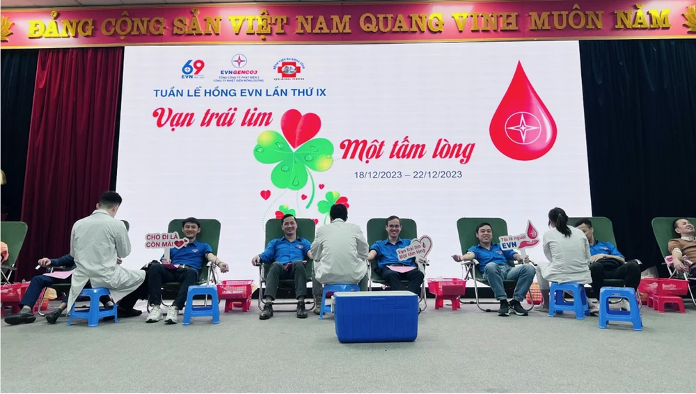 Chương trình Tuần lễ hồng EVN lần thứ IX tại Công ty Nhiệt điện Mông Dương, CBCNV Công ty Nhiệt điện Vĩnh Tân tham gia hiến máu tại huyện Tuy Phong.png