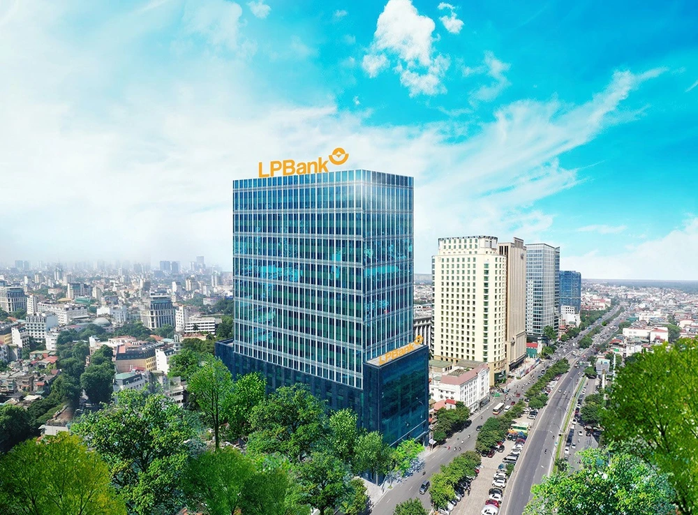 Năm 2023, LPBank hoàn thành mục tiêu kinh doanh được Đại hội đồng cổ đông giao phó, tăng trưởng cao hơn bình quân ngành.jpg