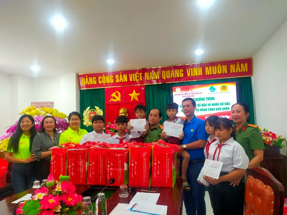 Xuân Giáp Thìn: Quỹ Phan Trọng Bình hỗ trợ trẻ em mồ côi Bình Thuận.png