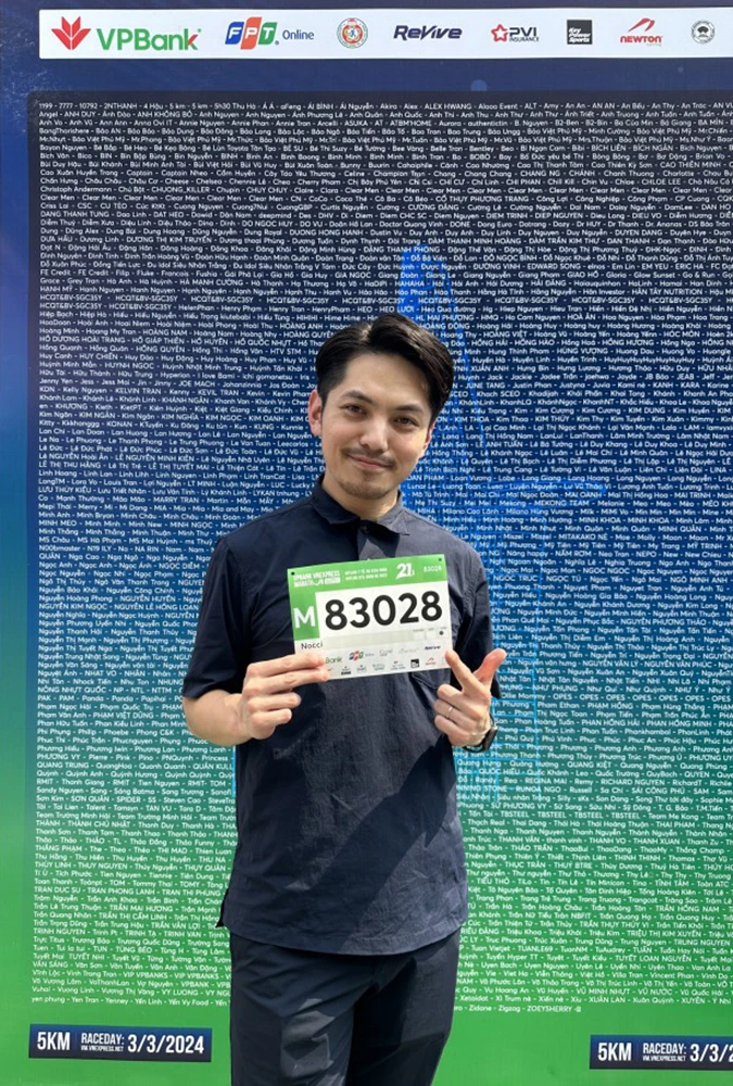 Ông Takahito Nochi (32 tuổi), Giám đốc Điều hành Asics Việt Nam lần đầu tham gia giải chạy ngoài Nhật Bản.jpg