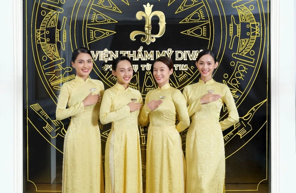 Mỗi cá nhân tại Viện thẩm mỹ DIVA luôn thể hiện tinh thần “Phục vụ từ trái tim”.jpg