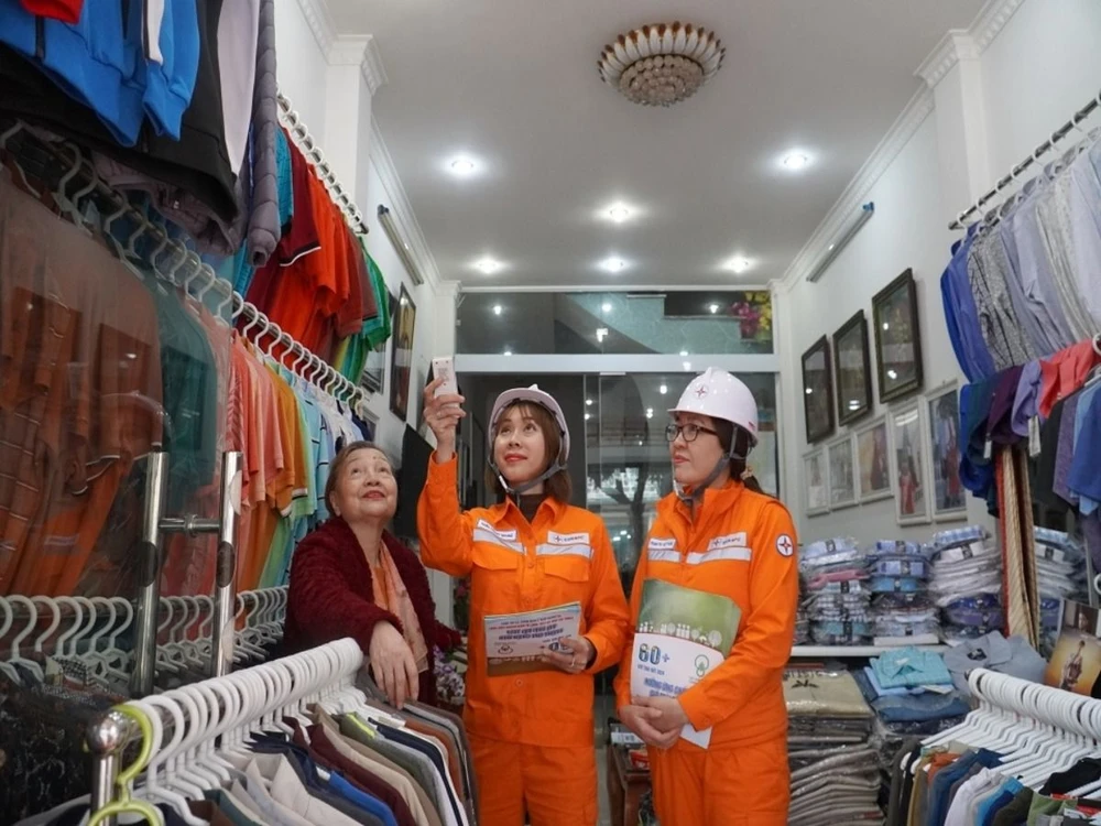 EVNNPC mong muốn khách hàng chung tay sử dụng điện tiết kiệm và hiệu quả.jpg