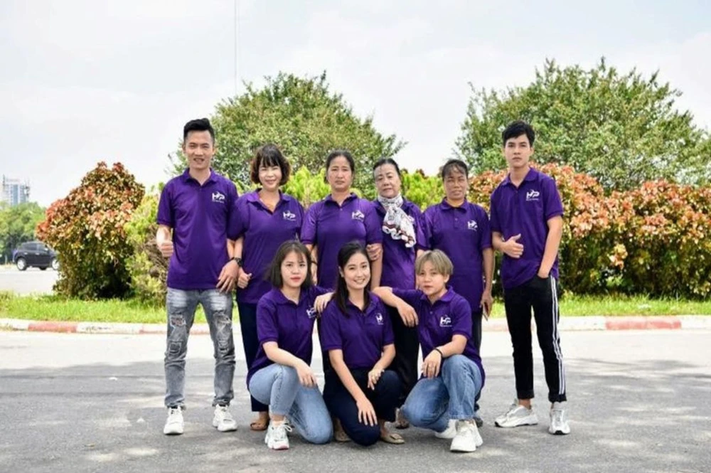 Đội ngũ nhân viên được đào tạo kỹ năng chăm sóc người cao tuổi.jpg