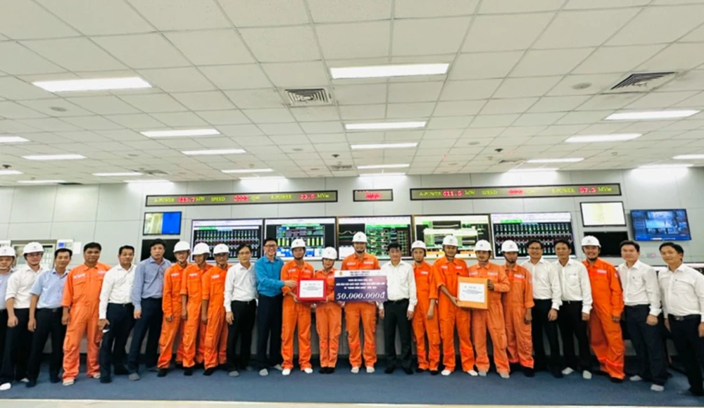 EVNGENCO3 động viên đoàn viên tại Công ty Nhiệt điện Vĩnh Tân đảm bảo sản xuất điện mùa nắng nóng.png