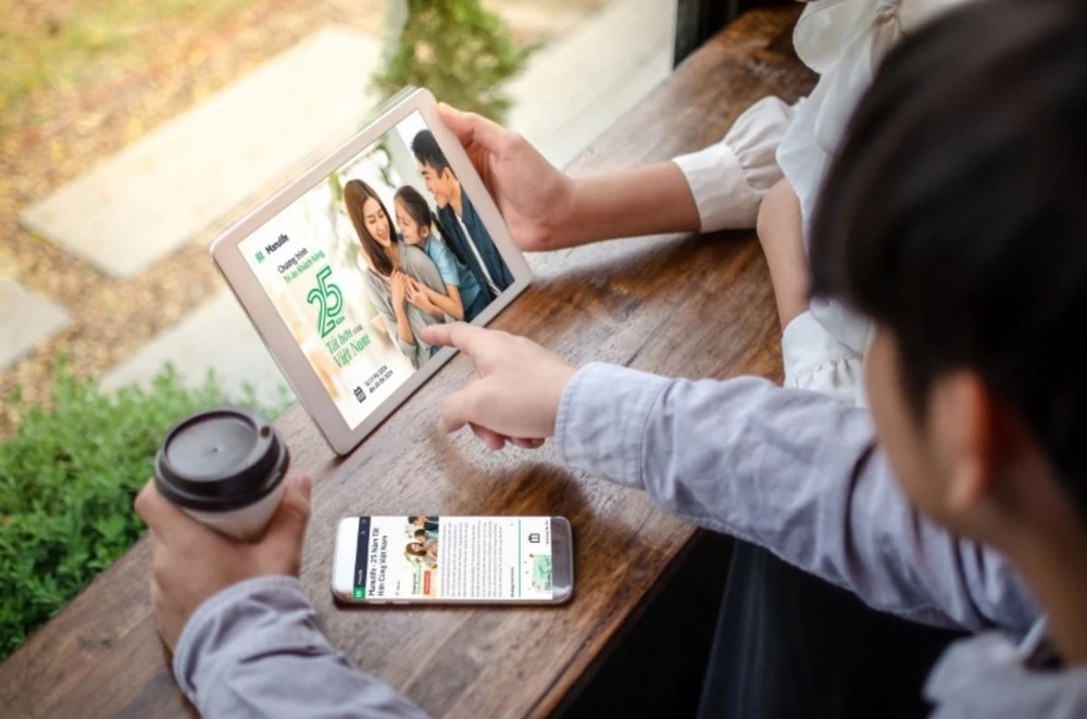 Chương trình “Manulife – 25 năm tốt hơn cùng Việt Nam” được phân phối qua kênh đại lý của Manulife.jpg
