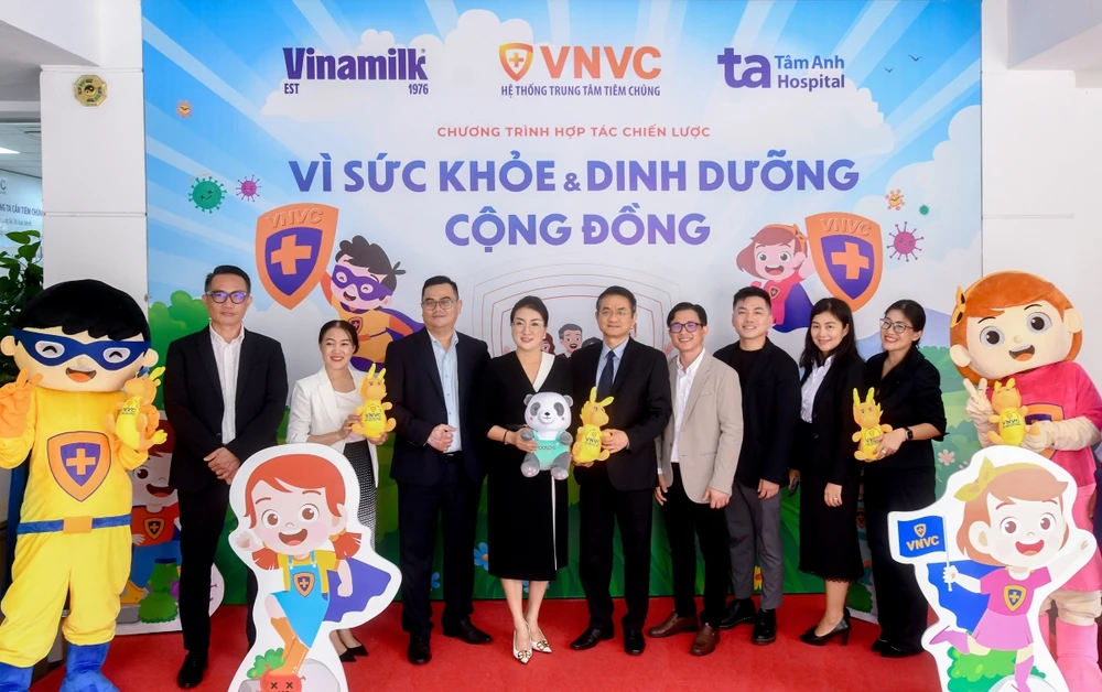 Hợp tác kết hợp dinh dưỡng và chăm sóc y tế được Vinamilk, VNVC và Tâm Anh kỳ vọng sẽ mang đến nhiều lợi ích cho cộng đồng. (Ảnh: Vi Nam).jpg