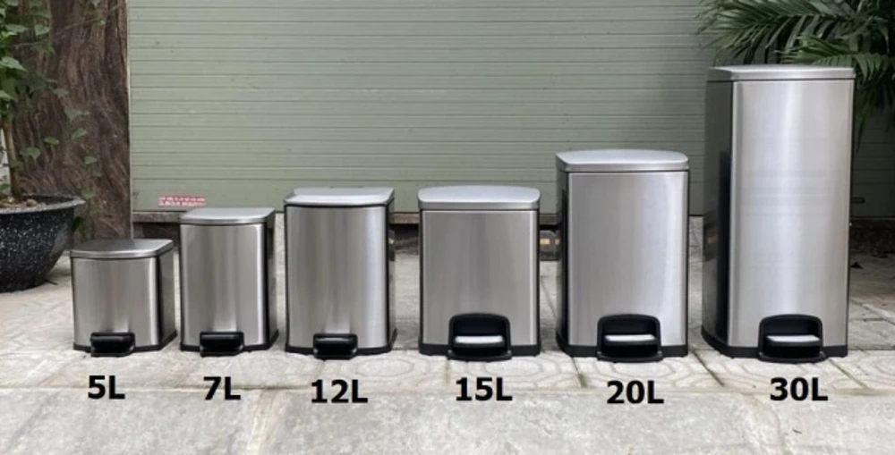 Thùng rác inox rất đa dạng về kích thước.jpg